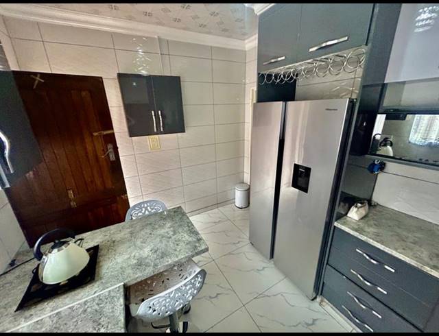 3 BEDROOM HOUSE FOR SALE IN VANDERBIJLPARK CE 2